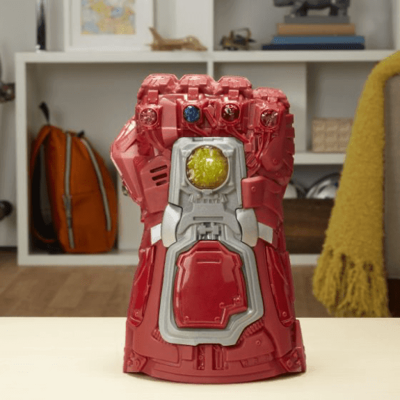 Hasbro: Marvel Avengers Red Electronic Gauntlet - Lennies Toys