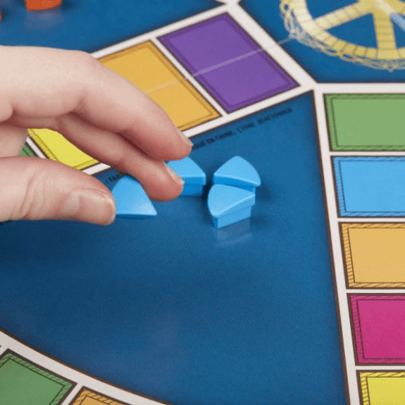 Hasbro: Trivial Pursuit Classic - Lennies Toys