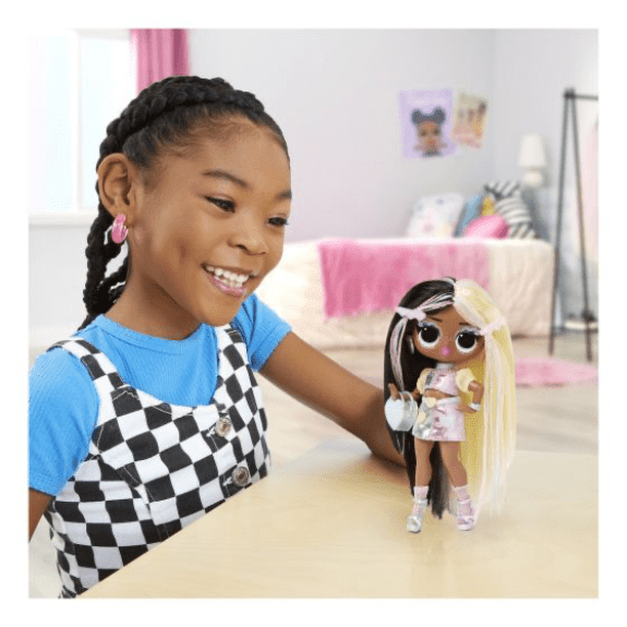 L.O.L Surprise: Tweens Darcy Blush S4 Doll - Lennies Toys